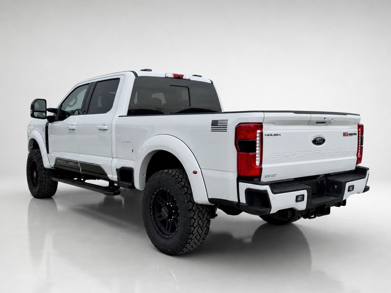 2026 Ford Super Duty F-250 Lariat thumbnail 3