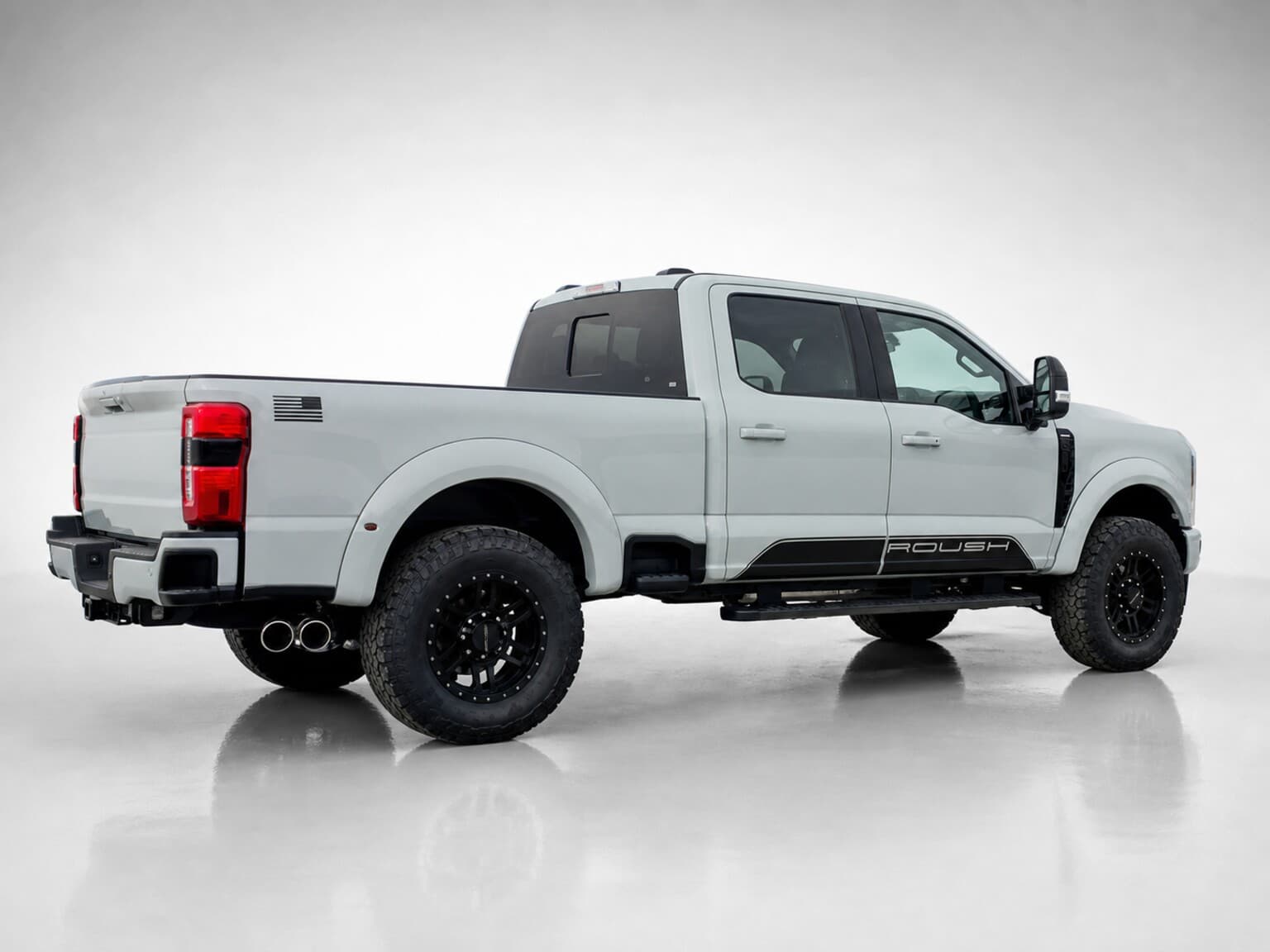 2026 Ford Super Duty F-250 Lariat thumbnail 5