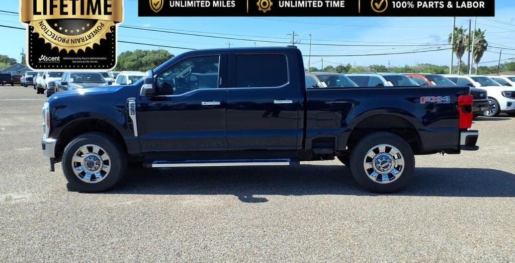 2023 Ford F-250 LARIAT thumbnail 3