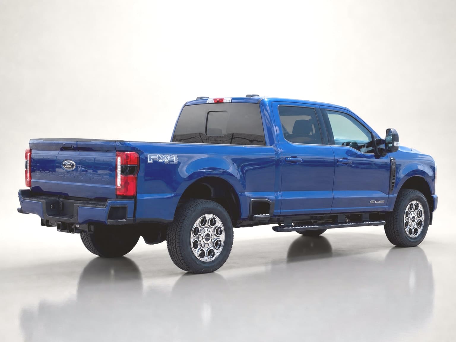 2026 Ford Super Duty F-250 Lariat thumbnail 5