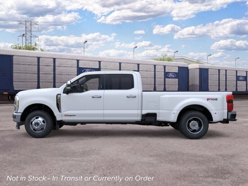 2026 Ford Super Duty F-350 King Ranch thumbnail 3
