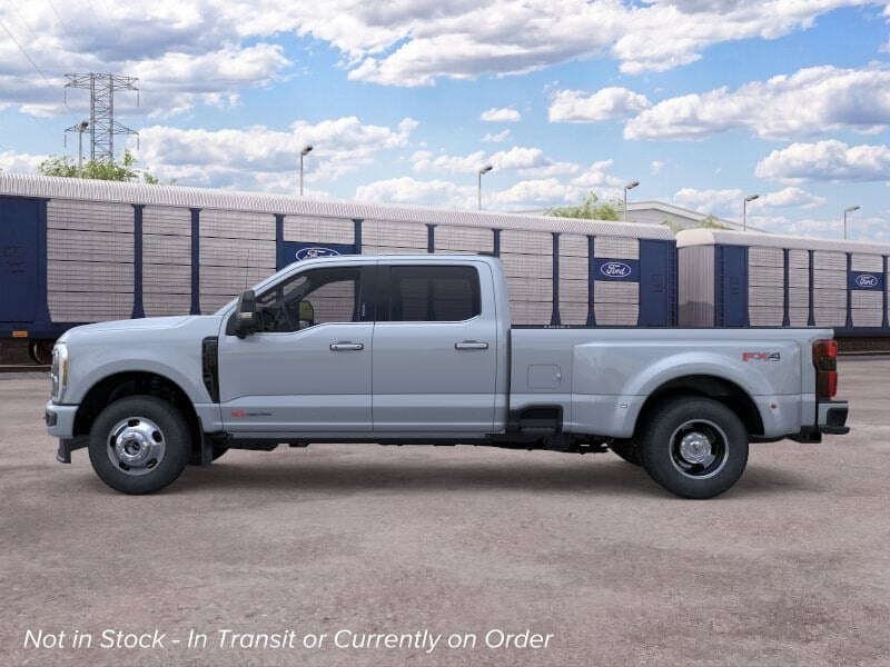 2026 Ford Super Duty F-350 Platinum thumbnail 3