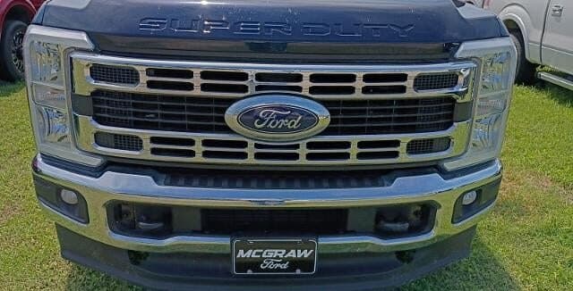 2023 Ford F-350 XLT thumbnail 6