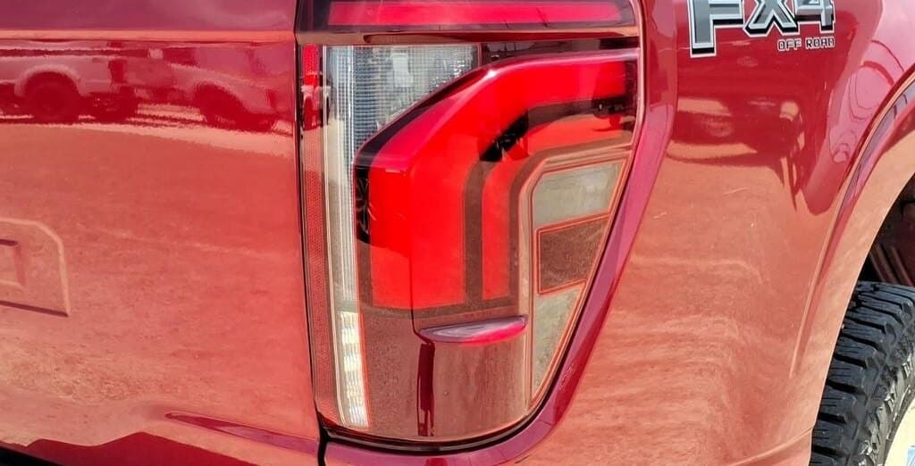 2024 Ford F-150 LARIAT thumbnail 7