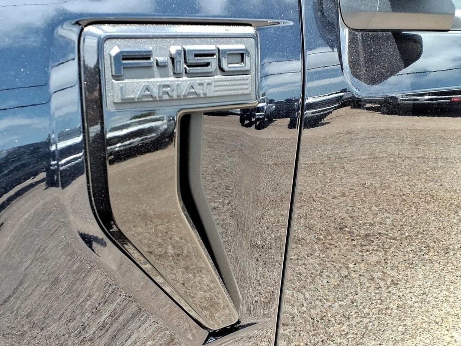 2026 Ford F-150 Lariat thumbnail 7