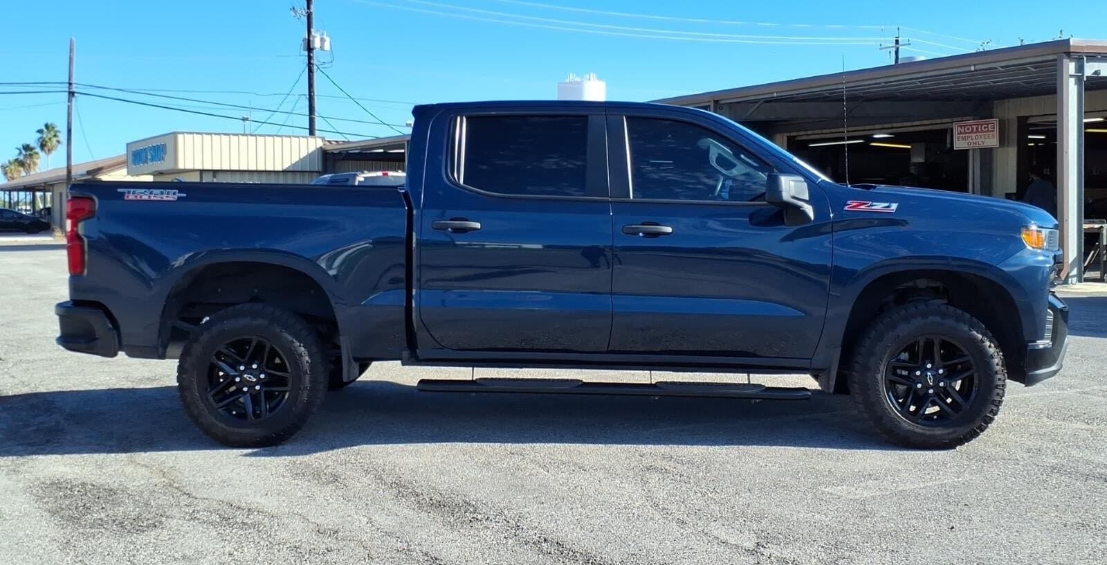 2022 Chevrolet Silverado Custom Trail Boss thumbnail 4