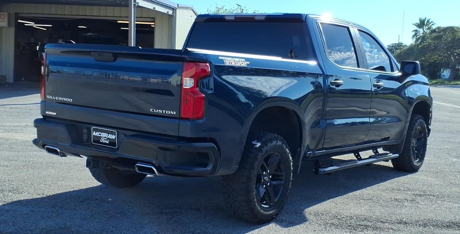 2022 Chevrolet Silverado Custom Trail Boss thumbnail 5