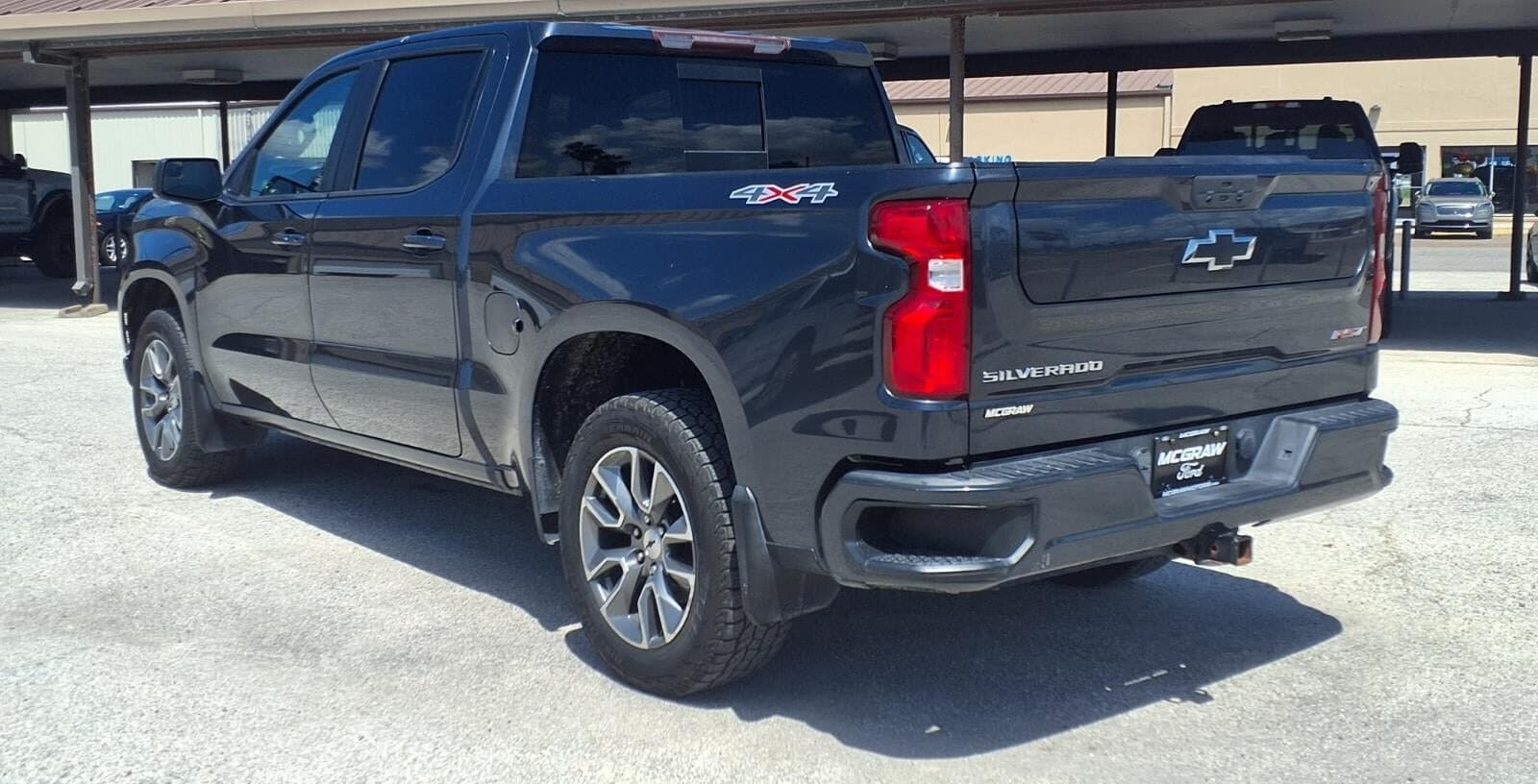 2021 Chevrolet Silverado RST thumbnail 3