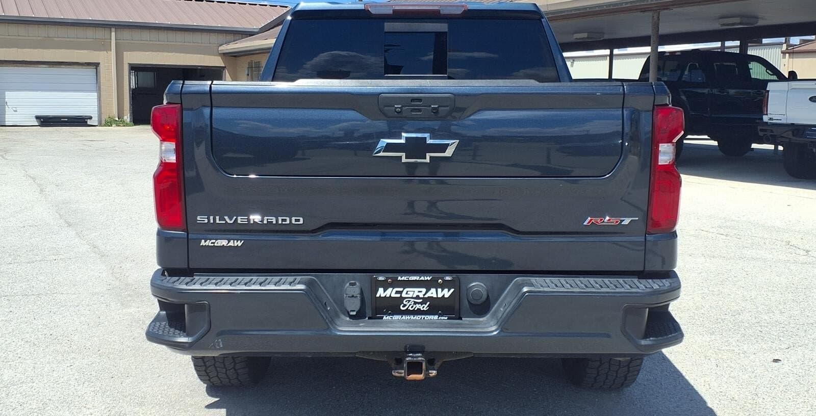 2021 Chevrolet Silverado RST thumbnail 4