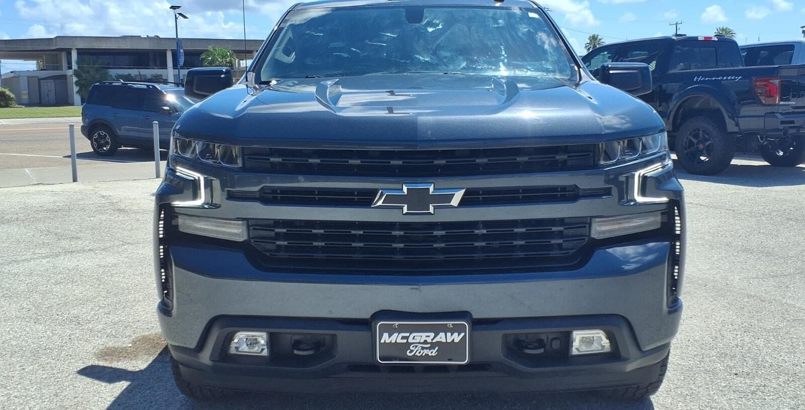 2021 Chevrolet Silverado RST thumbnail 6