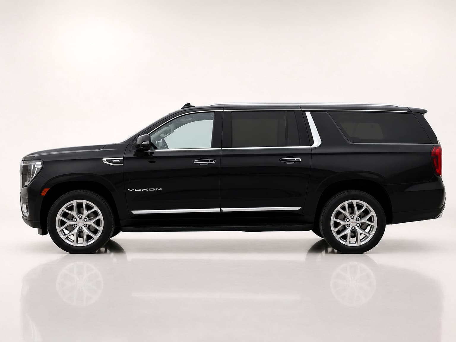 2021 GMC Yukon XL SLT thumbnail 4