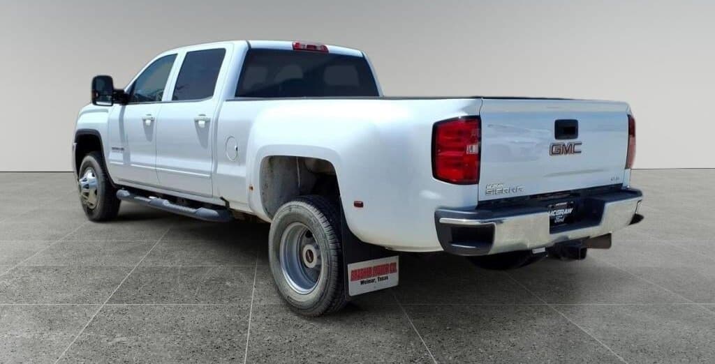 2016 GMC Sierra SLE thumbnail 3