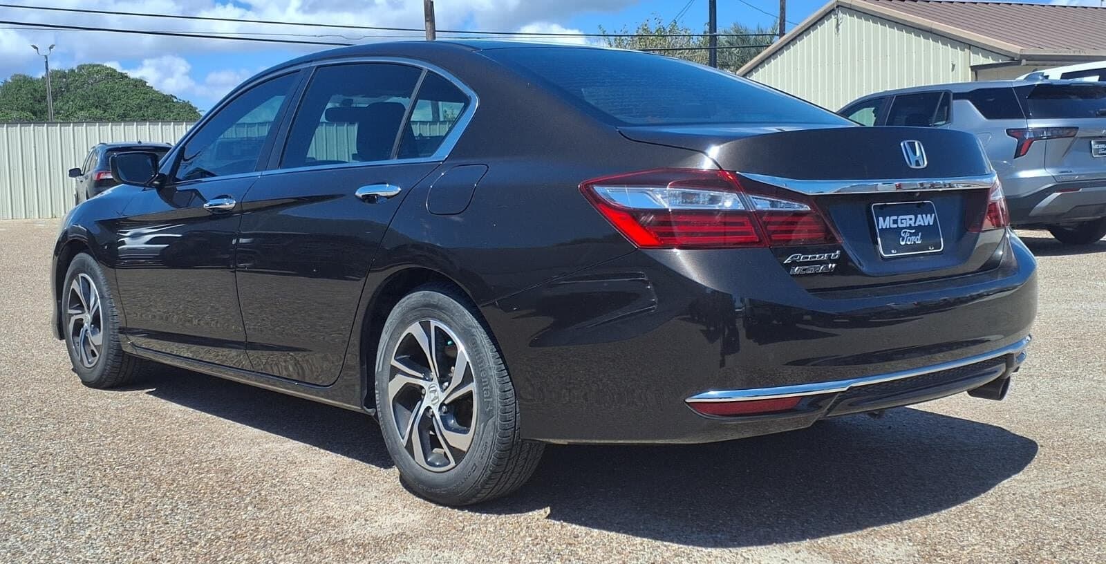 2017 Honda Accord LX thumbnail 3