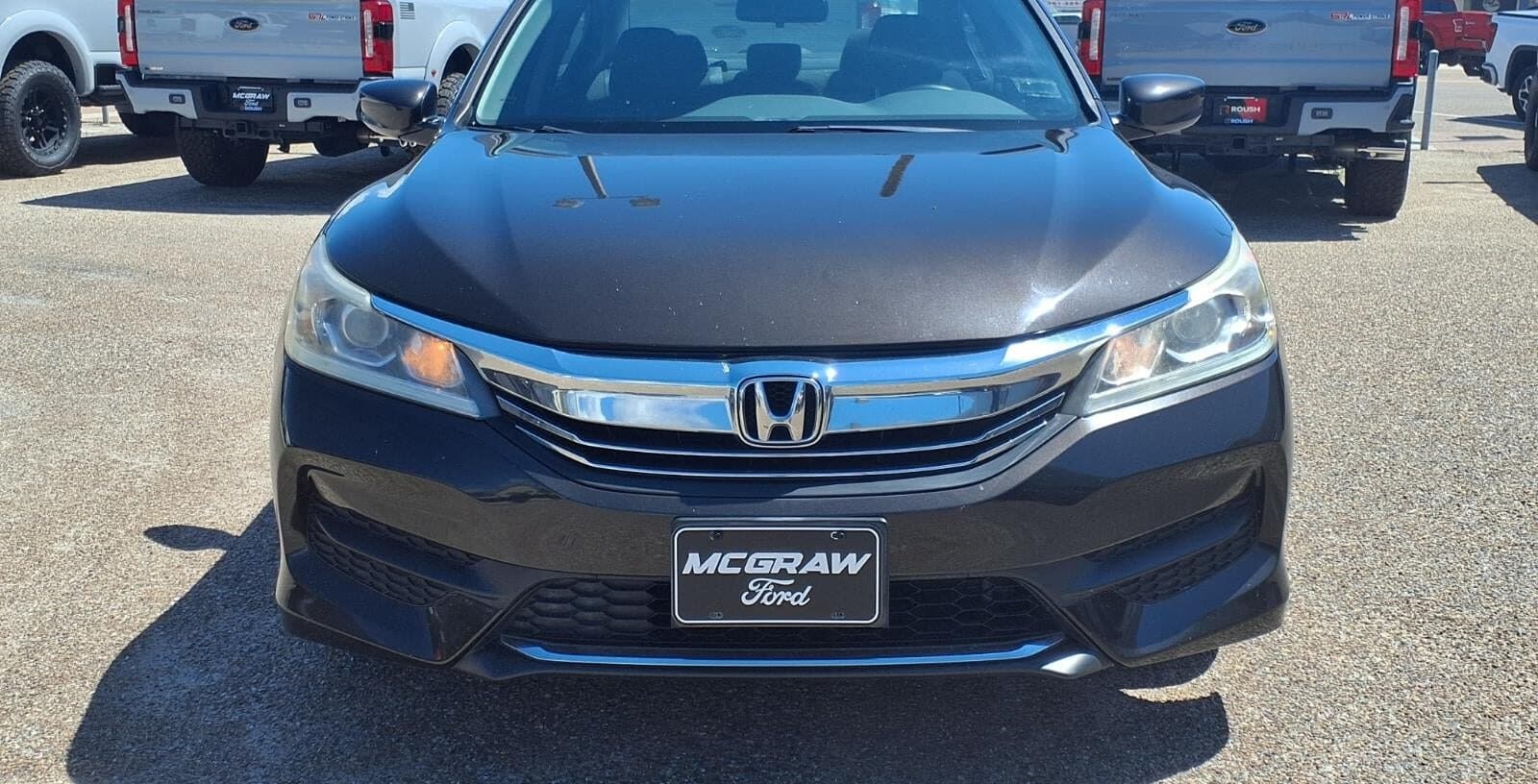 2017 Honda Accord LX thumbnail 5