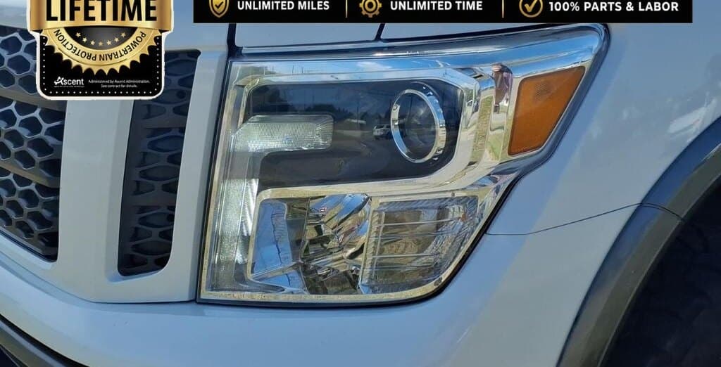 2019 Nissan Titan PRO-4X thumbnail 10