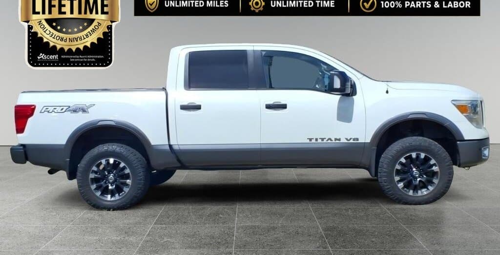 2019 Nissan Titan PRO-4X thumbnail 7