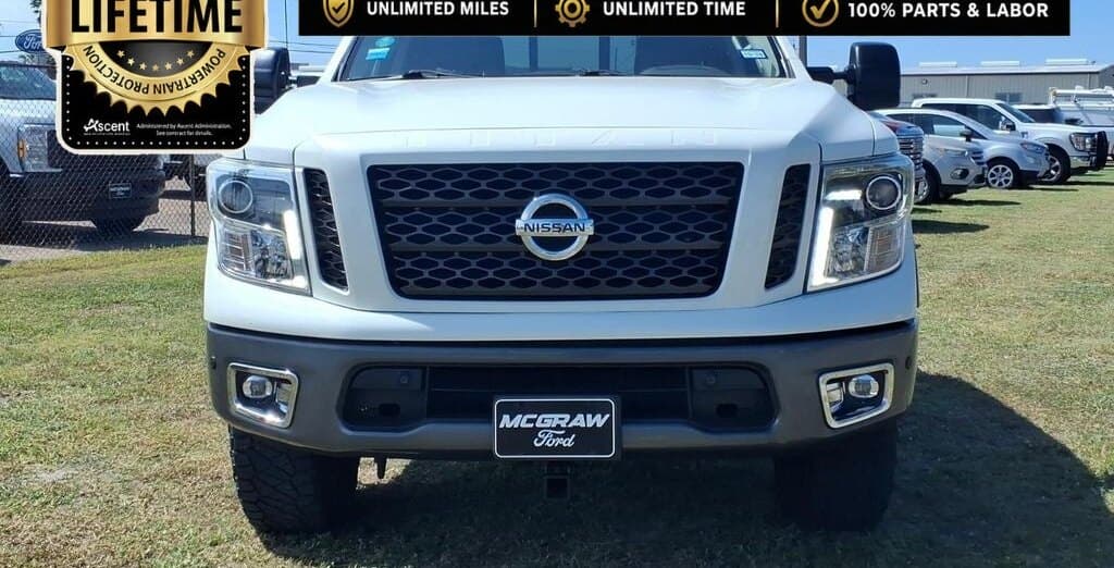 2019 Nissan Titan PRO-4X thumbnail 9
