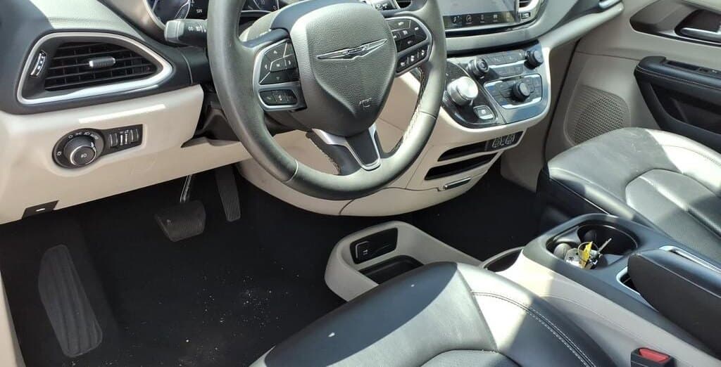 2023 Chrysler Pacifica Touring L thumbnail 10