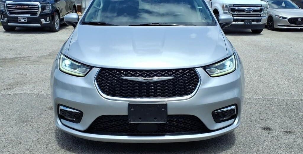 2023 Chrysler Pacifica Touring L thumbnail 5