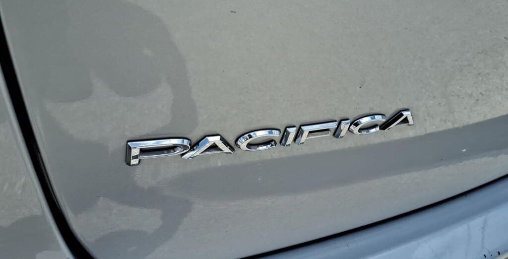 2023 Chrysler Pacifica Touring L thumbnail 8
