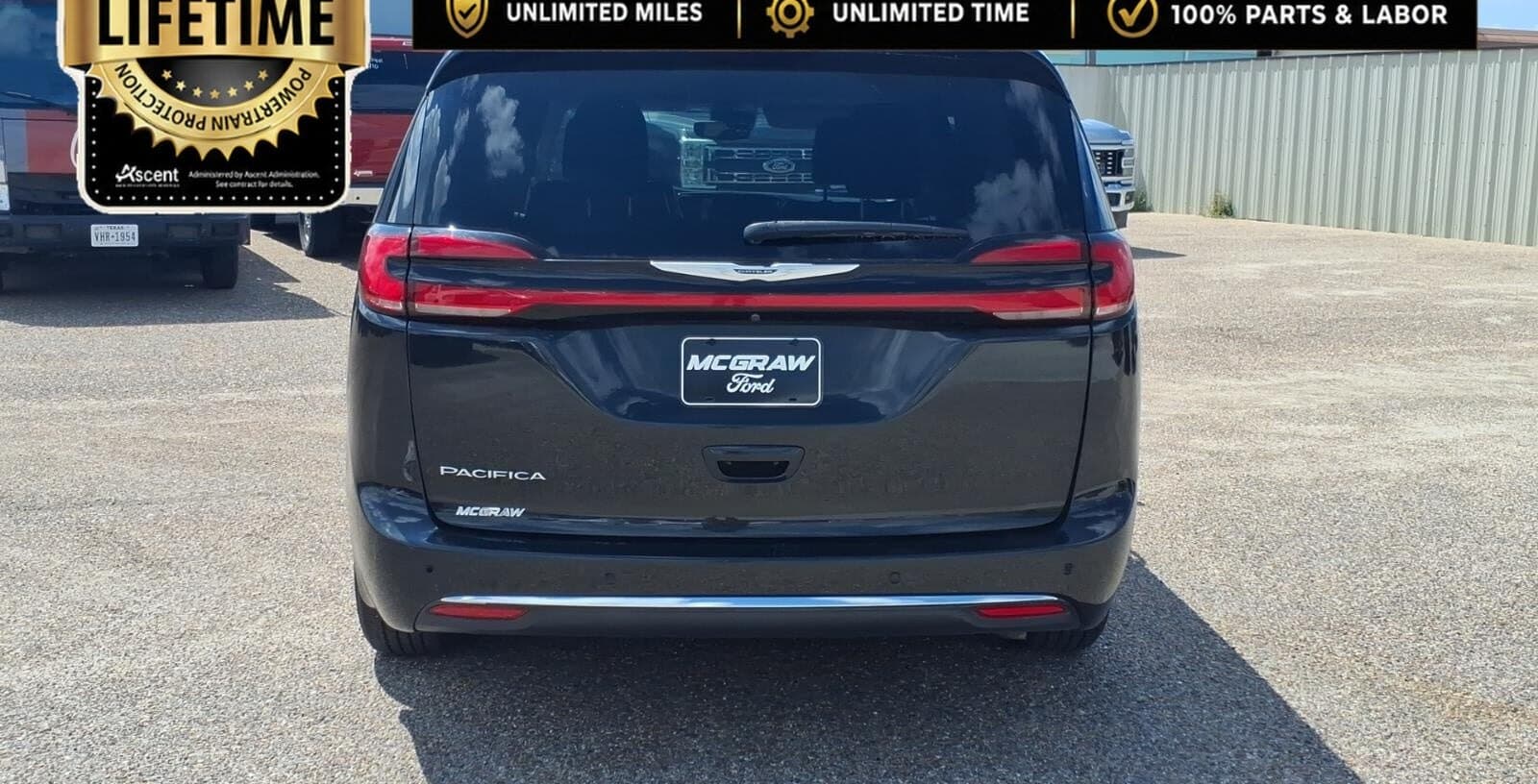 2023 Chrysler Pacifica Touring L thumbnail 4