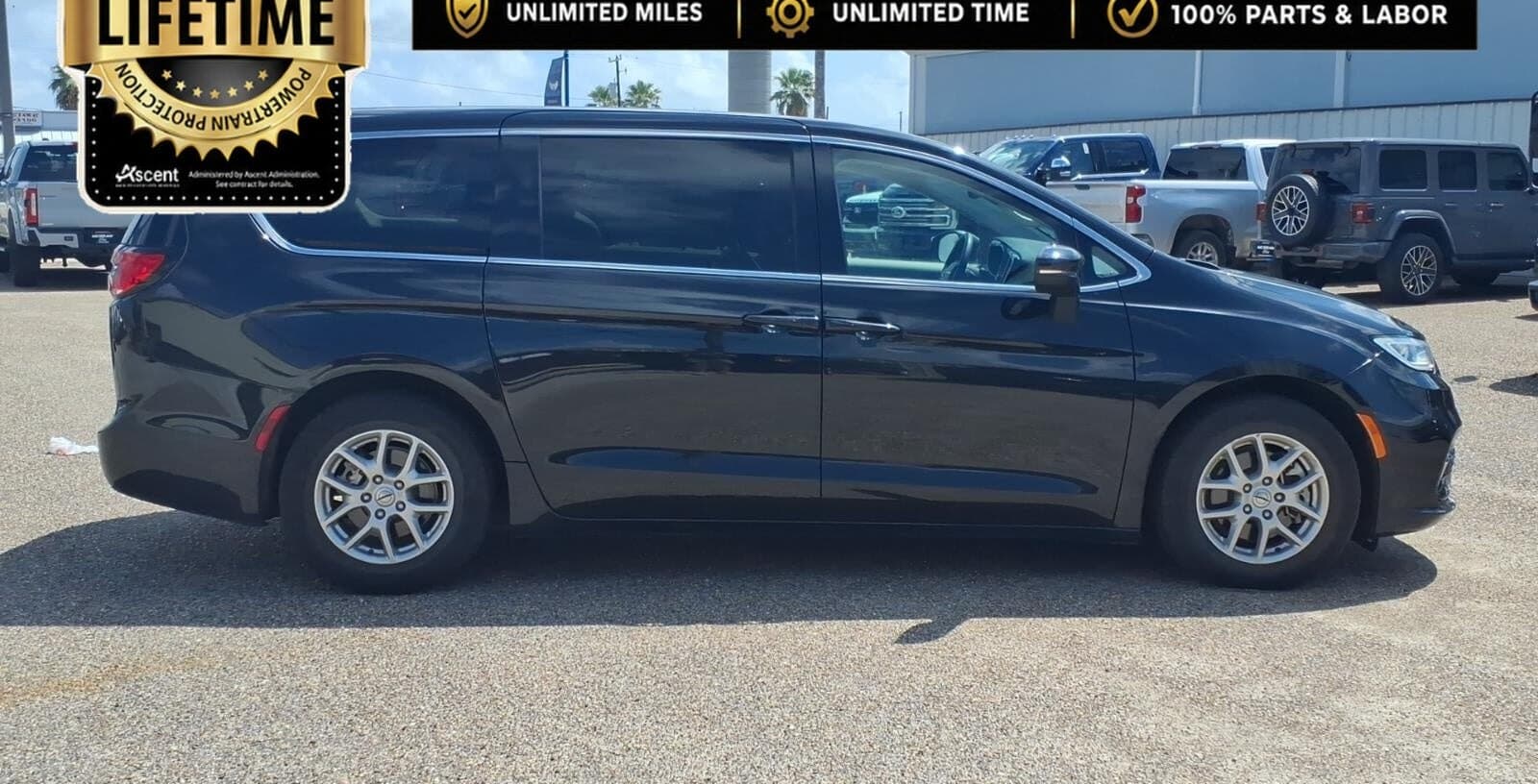2023 Chrysler Pacifica Touring L thumbnail 6