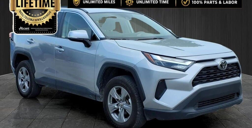 2024 Toyota RAV4 XLE thumbnail 3