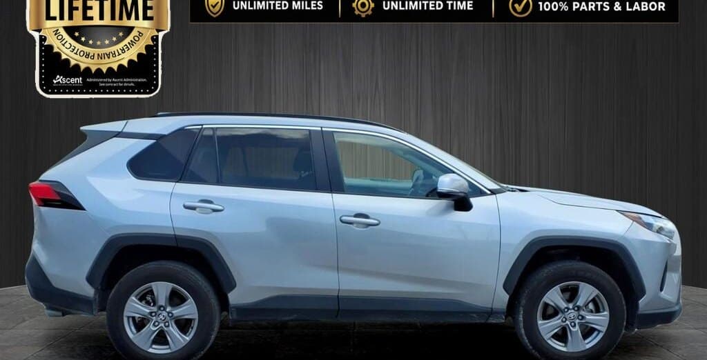 2024 Toyota RAV4 XLE thumbnail 4
