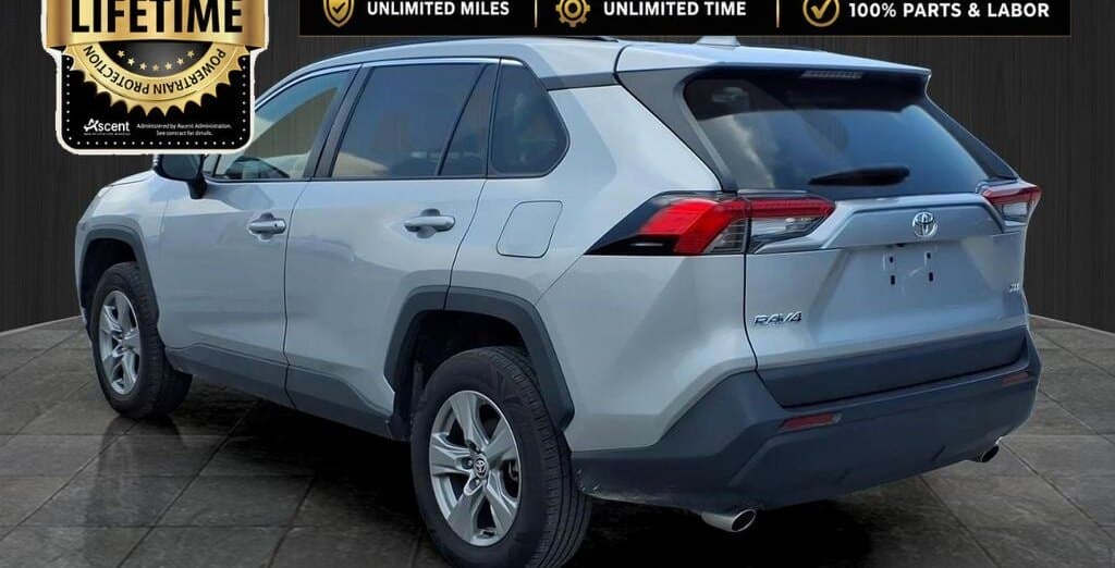 2024 Toyota RAV4 XLE thumbnail 6
