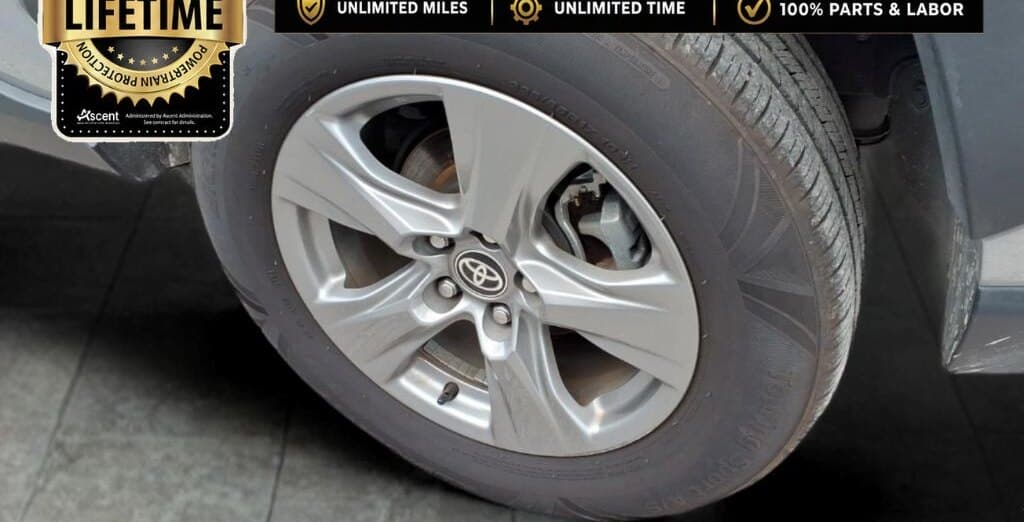 2024 Toyota RAV4 XLE thumbnail 7
