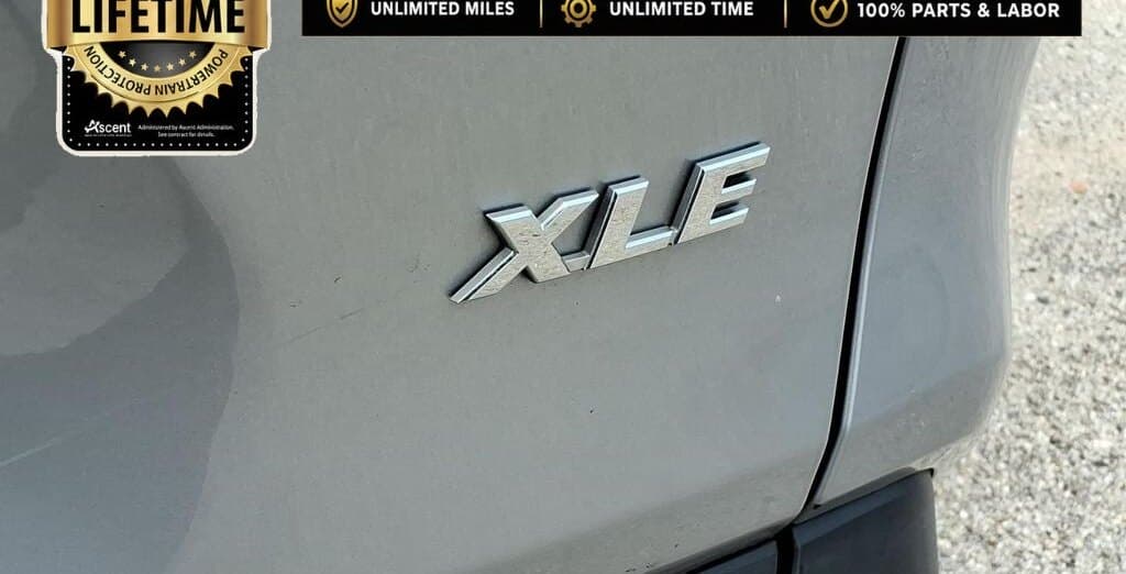 2024 Toyota RAV4 XLE thumbnail 8