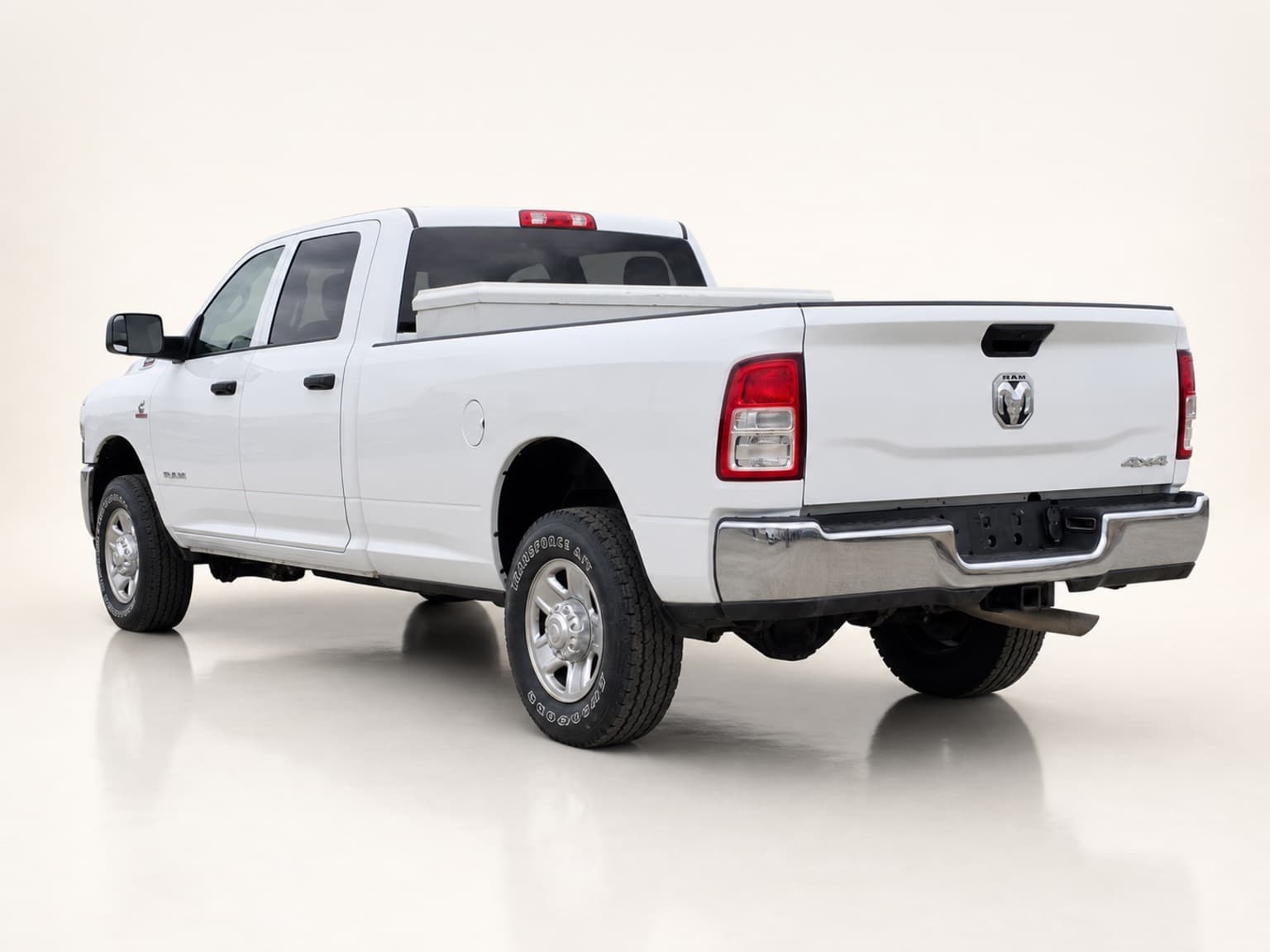 2022 RAM 3500 Tradesman thumbnail 3