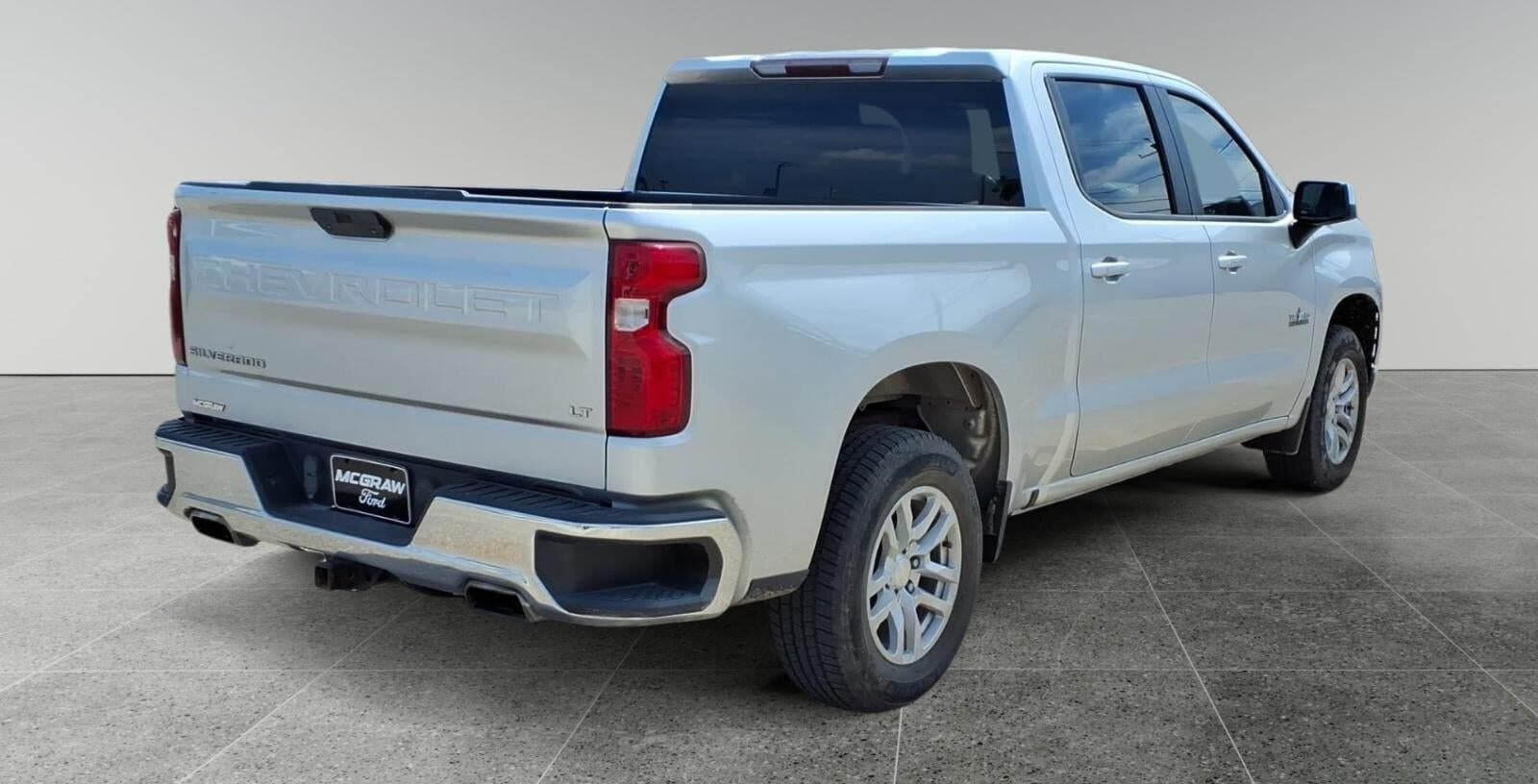 2020 Chevrolet Silverado LT thumbnail 3