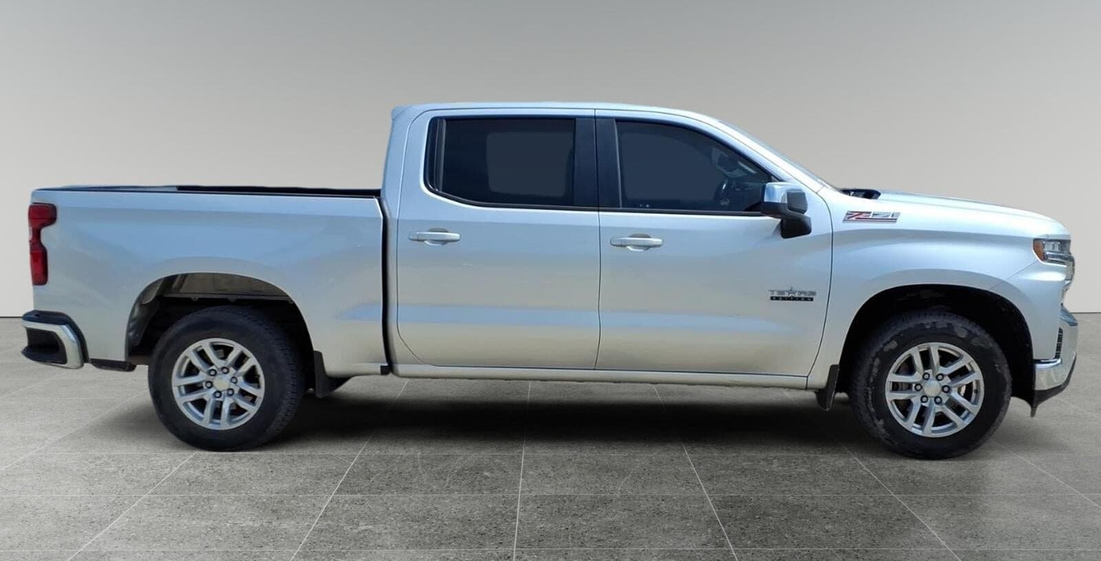 2020 Chevrolet Silverado LT thumbnail 7