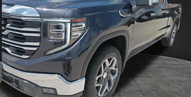 2023 GMC Sierra SLT, photo 1 of 12