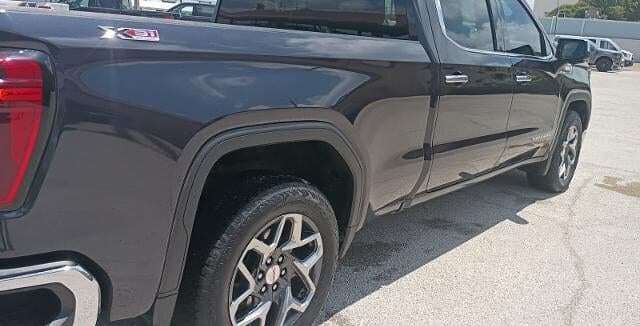 2023 GMC Sierra SLT thumbnail 10