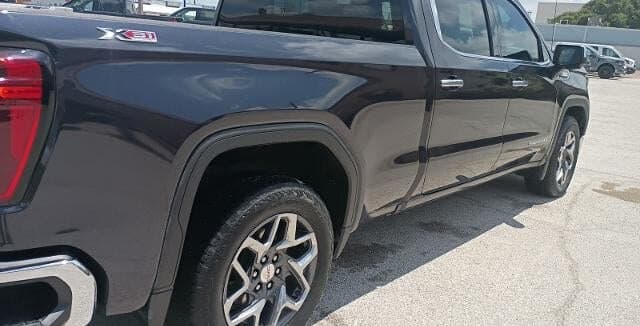 2023 GMC Sierra SLT thumbnail 11