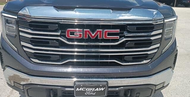 2023 GMC Sierra SLT thumbnail 7