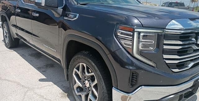 2023 GMC Sierra SLT thumbnail 9