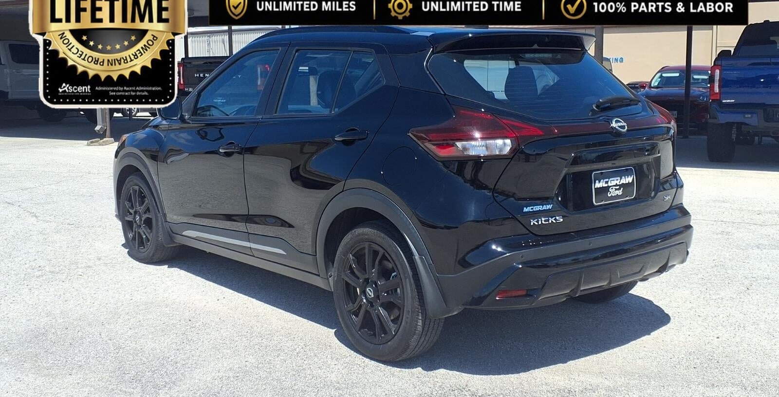 2024 Nissan Kicks SR thumbnail 3