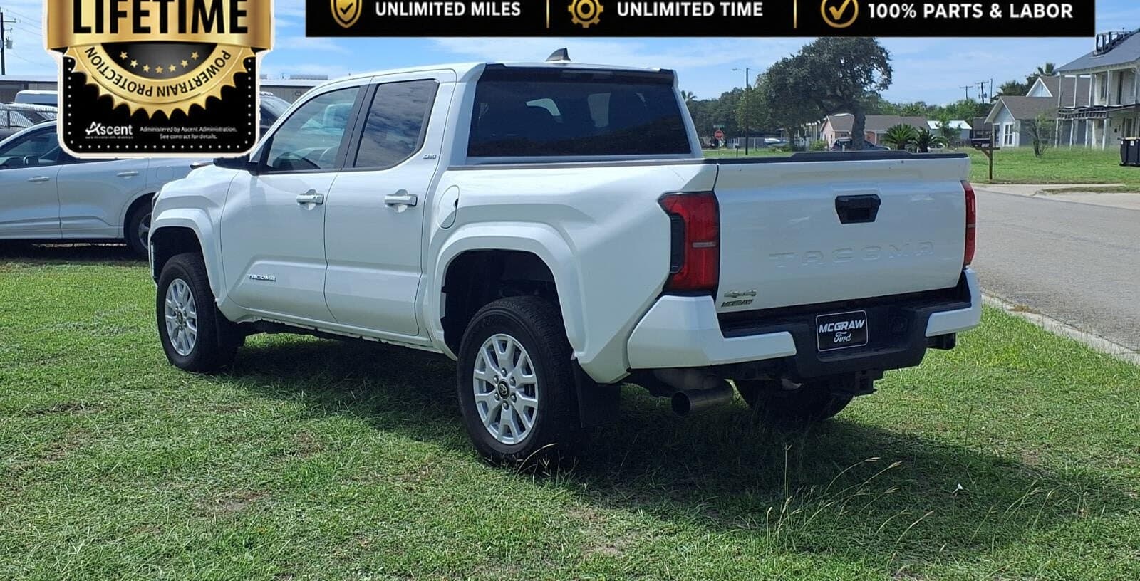 2024 Toyota Tacoma SR5 thumbnail 3