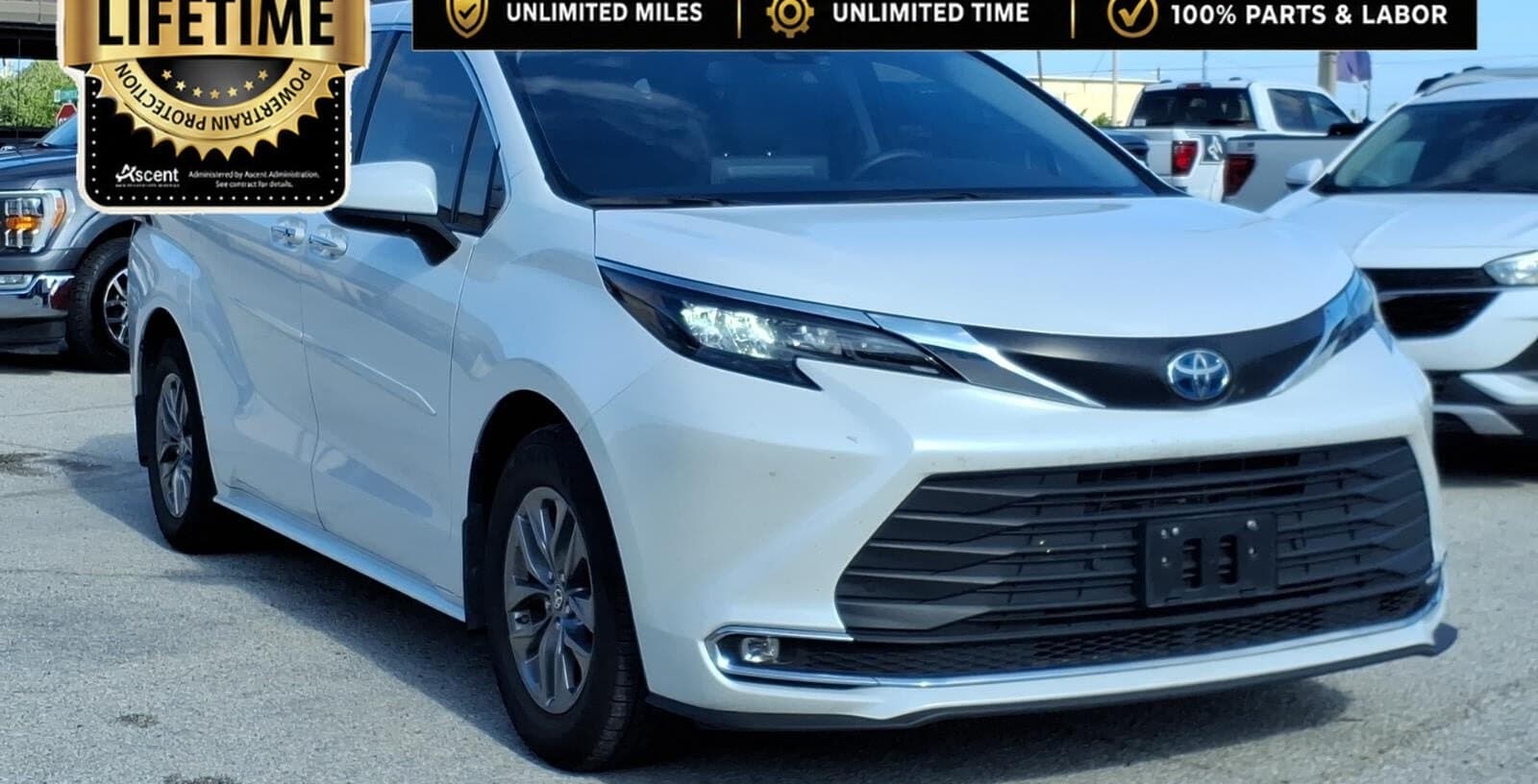 2024 Toyota Sienna XLE thumbnail 3