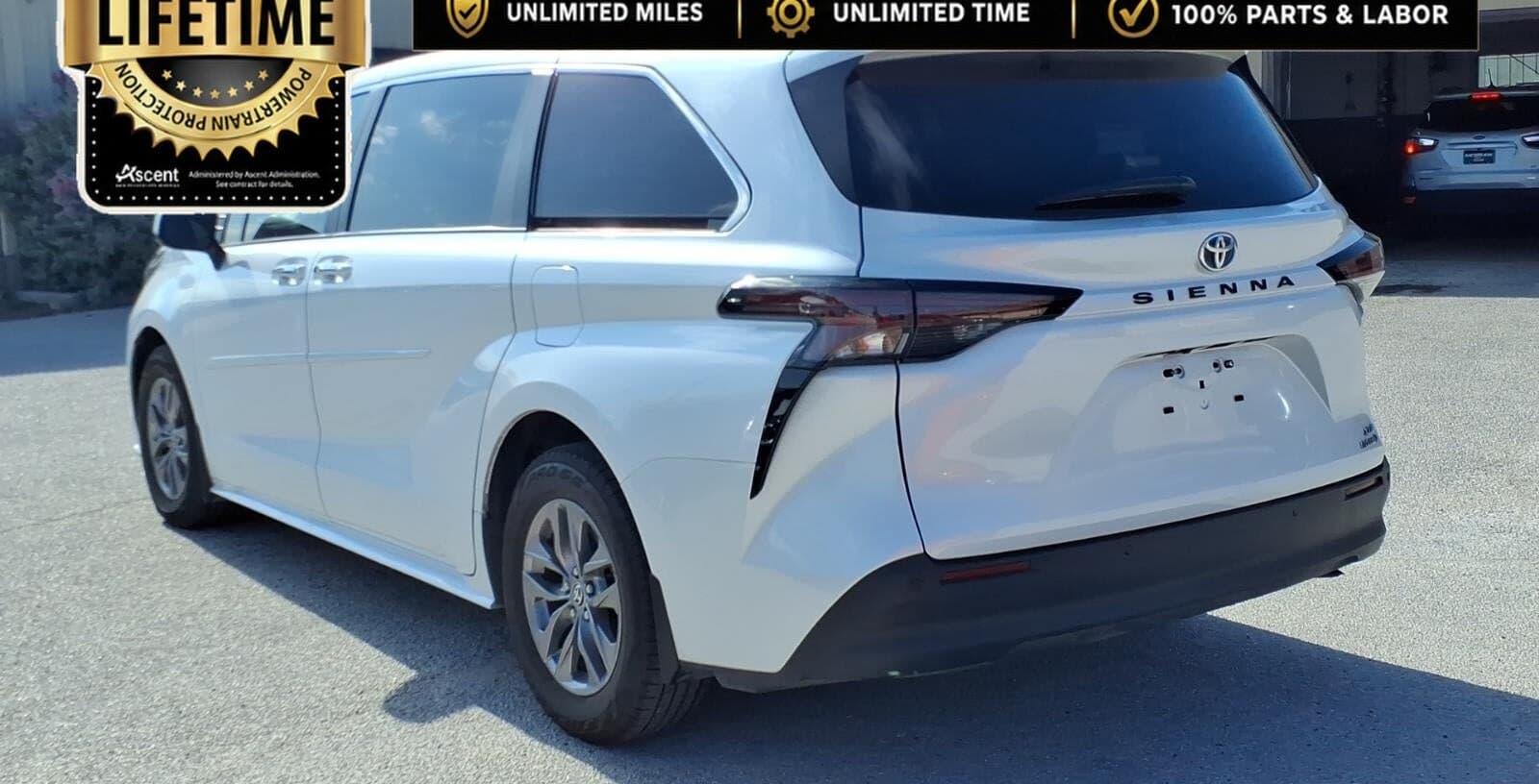 2024 Toyota Sienna XLE thumbnail 7