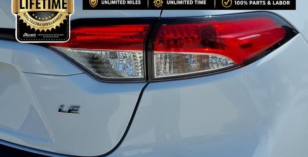 2025 Toyota Corolla LE thumbnail 10