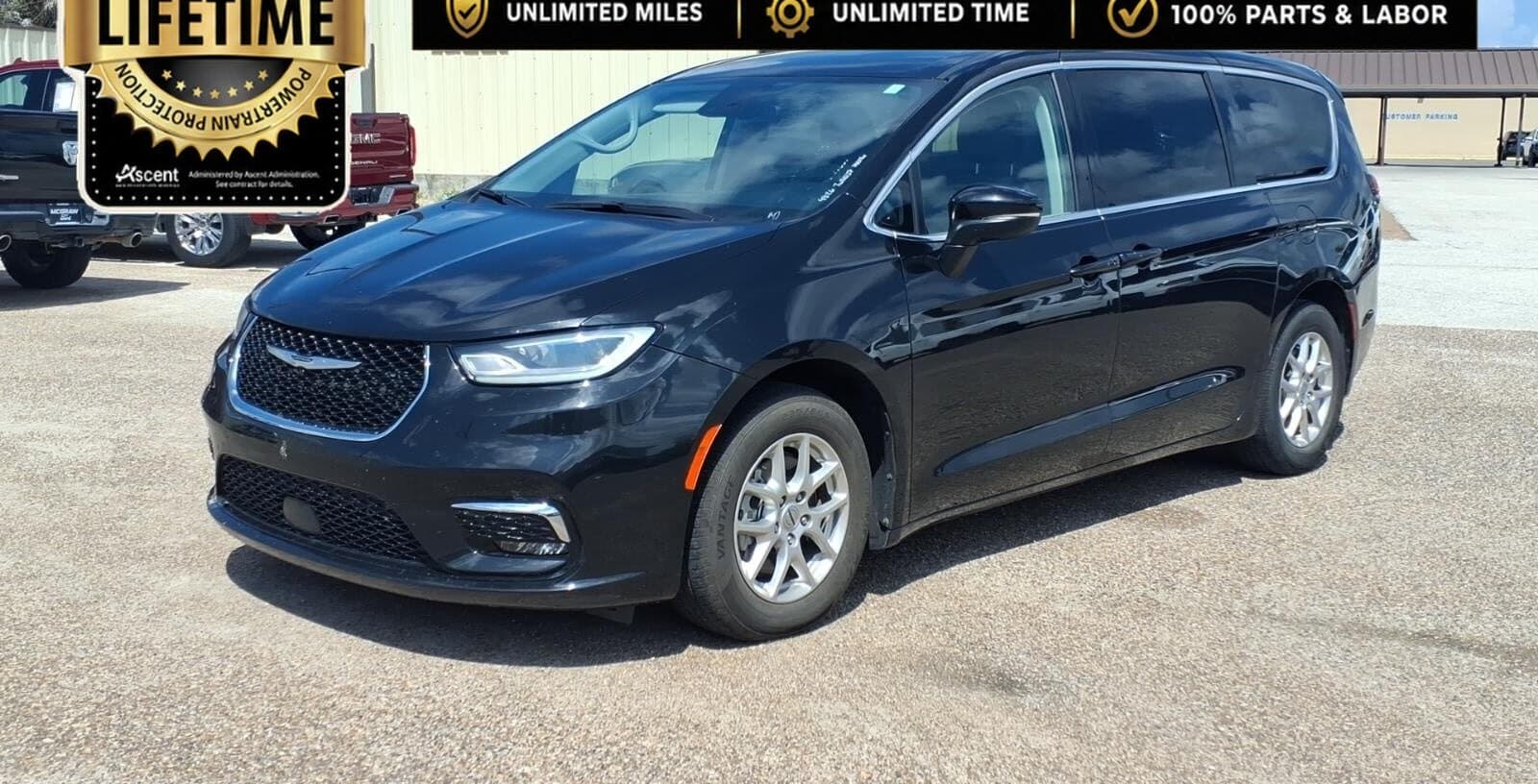 2023 Chrysler Pacifica Touring L, photo 1 of 12